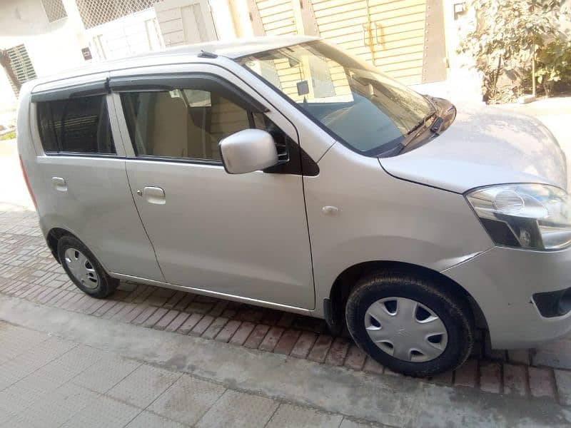 Suzuki Wagon R 2018 11