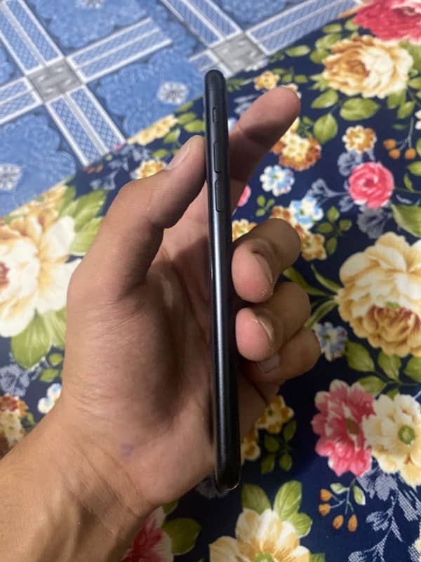 IPHONE SE2020 64gb jv 5