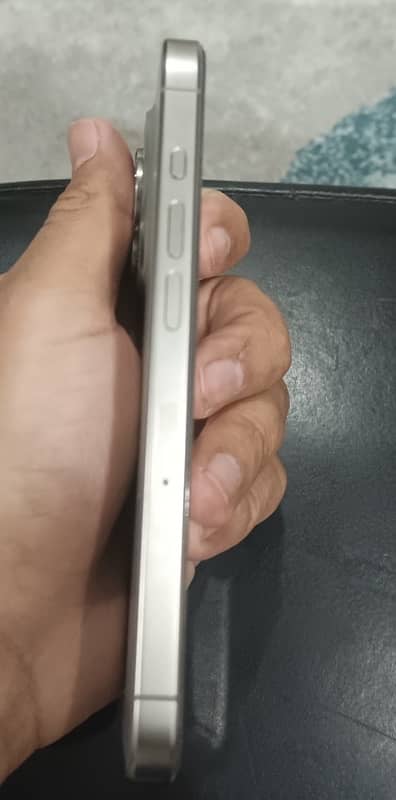 Iphone 15 Pro Natural Titanium 0