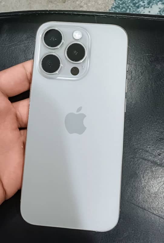 Iphone 15 Pro Natural Titanium 6