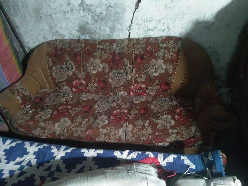 old use sofa set for sale 0