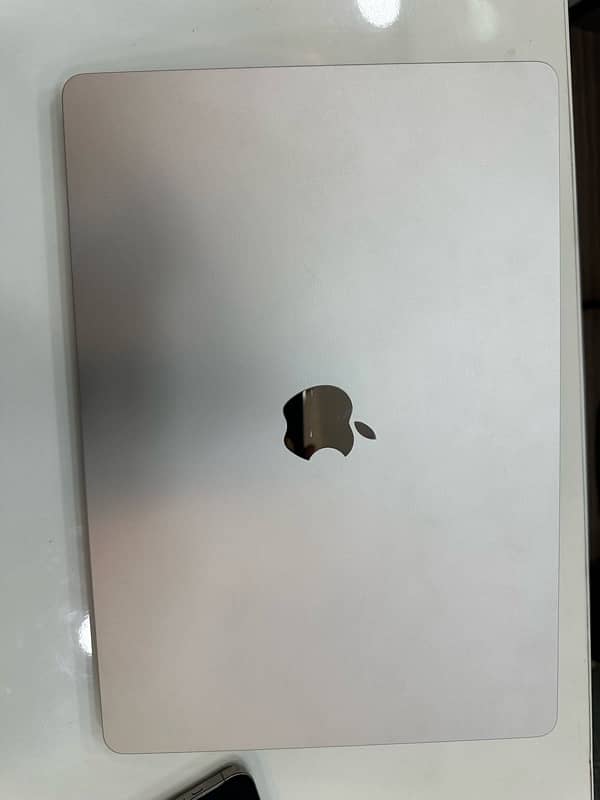 MacBook Air M2 15” inches 3