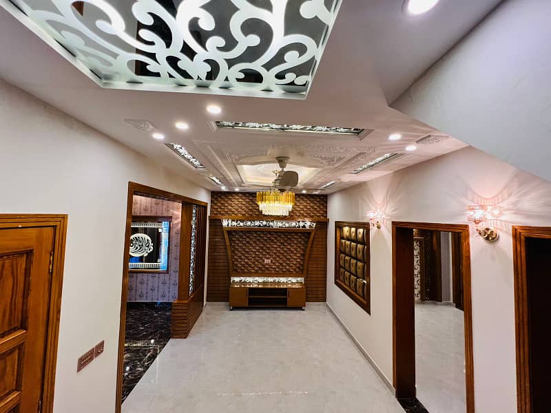 5 MARLA SAB SY SASTA LUXURY BRAND NEW HOUSE FOR SALE DEVELPER NEEDY 5