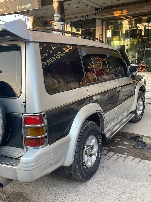 Mitsubishi Pajero 1994 11