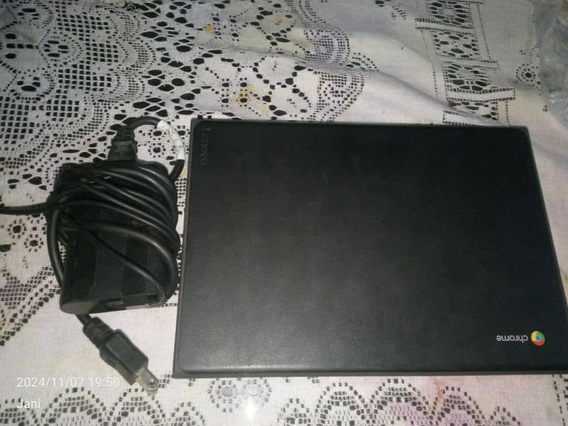 Lenovo 100e Chromebook with 67W charger 3