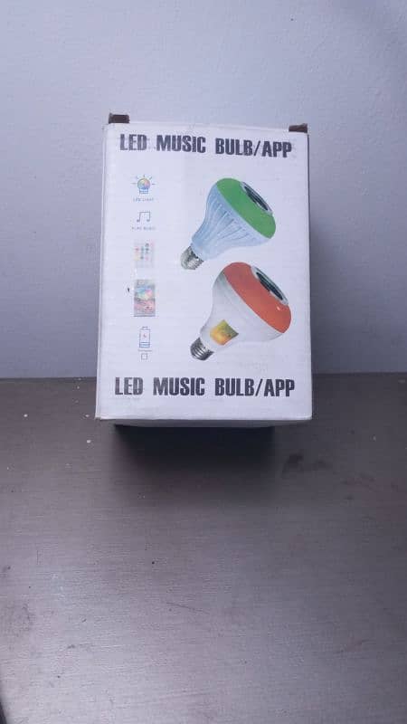 MP3 bulb with different colours 1