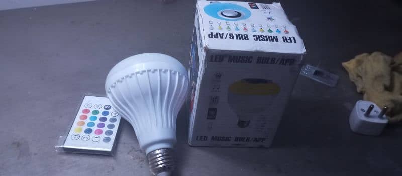 MP3 bulb with different colours 5