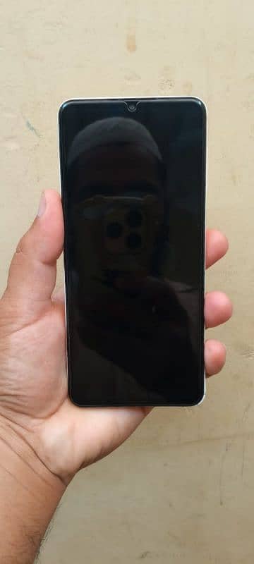 Samsung A12 4gb / 128gb with original box. . 8