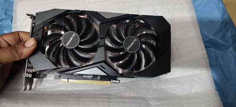 GTX 1660 SUPER GIGABYTE BRAND NEW CONDITION WITH LOW TEMPS 0