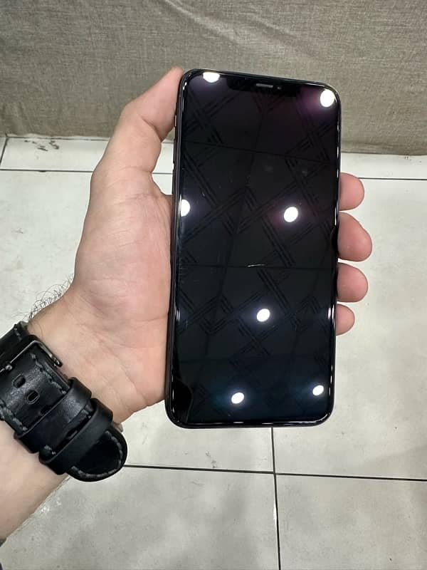 iphone 11 pro max 6