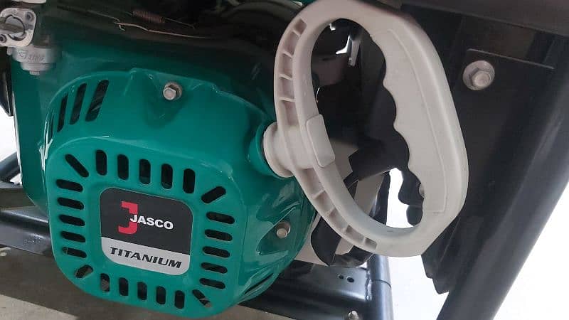 Jasco 2.5 kilowatt Generator LIKE NEW 10