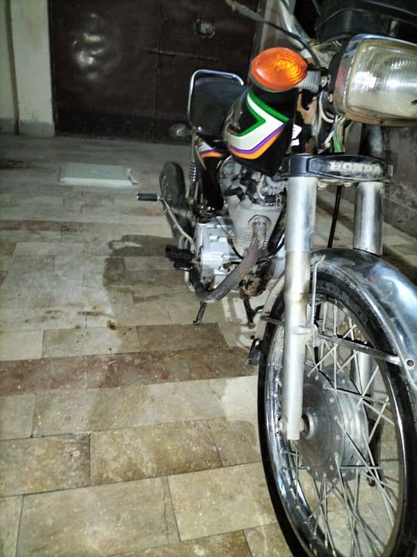 HONDA 125 2016 black Rahim yar Khan num 6