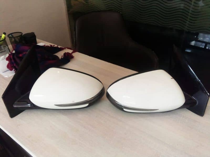 kia Sportage genioun sied mirror. . . 6