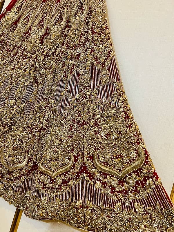 Designer bridal lehanga for sale in brand new condition !! 5