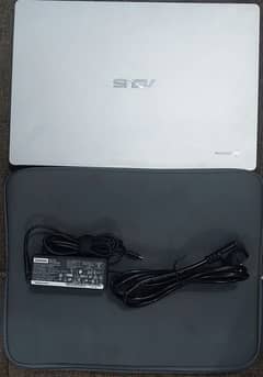 Asus 15.6 inches chrome book 4/32 gb