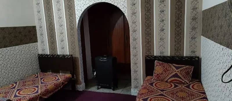 fully furnished room in allama iqbal town lhr 2