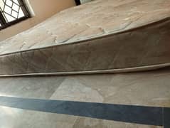 master Ka mattress hai condition 10/8 hai