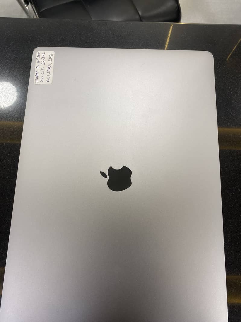 MACBOOK PRO 16INCH CORE I9 10/10 3