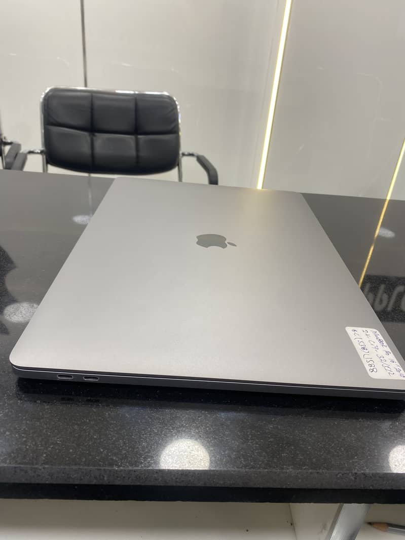 MACBOOK PRO 16INCH CORE I9 10/10 4