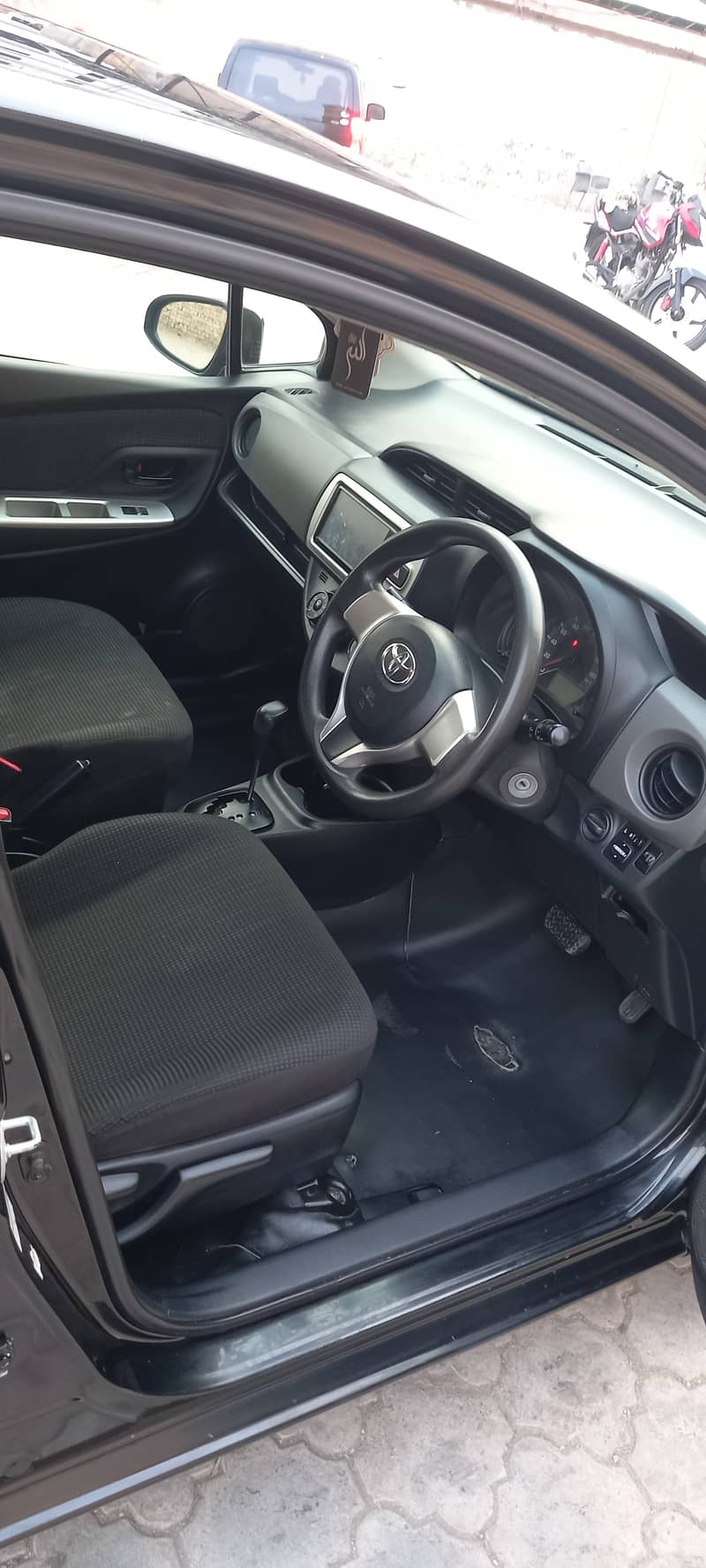 Toyota Vitz 2014 model 2017 register 5