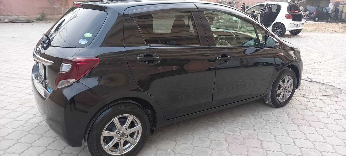 Toyota Vitz 2014 model 2017 register 9