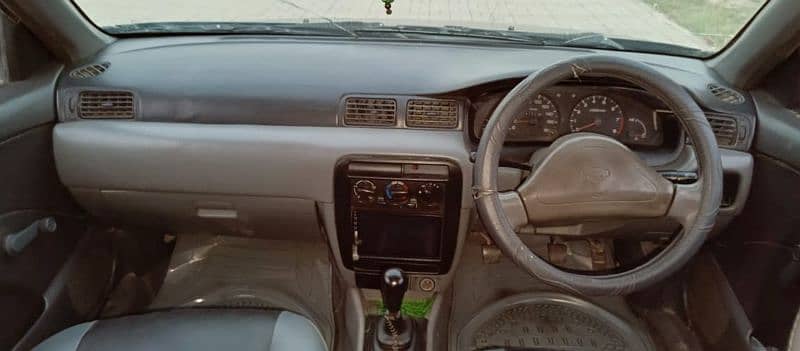 Nissan Sunny 1998 8