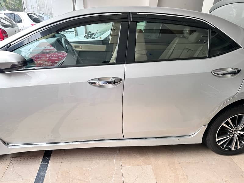 Toyota Corolla ALTIS 1.6 ALREADY BANK LEASED 5