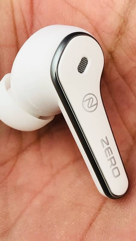 Zero Flash Earbuds 1