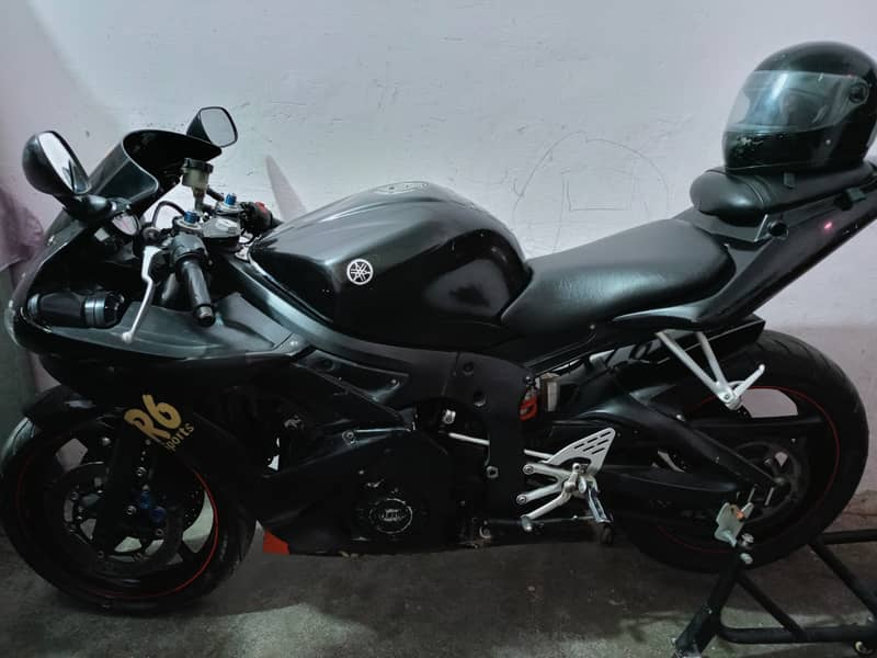 YAMHAHA R6 600 cc 8