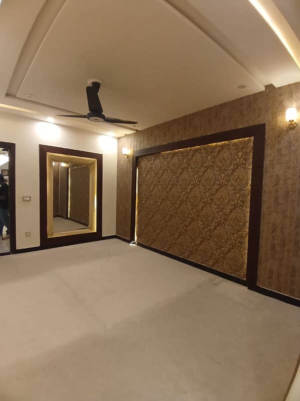 12 MARLA TILED NEW JESA UPAR PORTION VIP LOCTION NEAR ALLAH HO CHOWK FOR RENT JOHAR TOWN 4