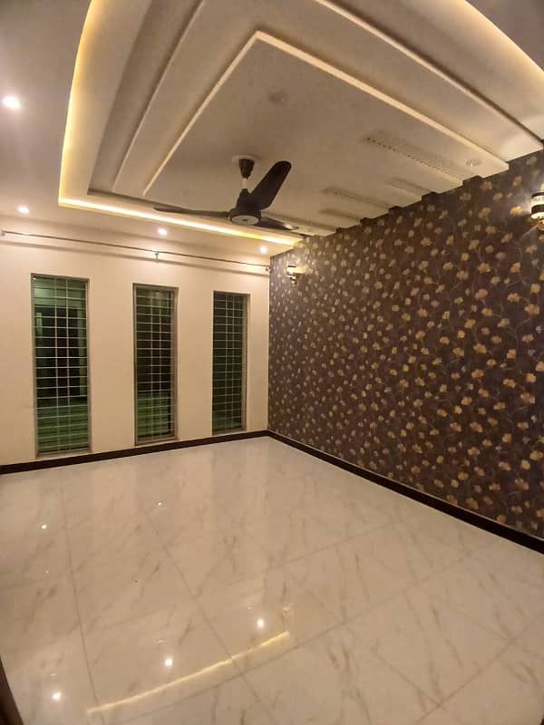 12 MARLA TILED NEW JESA UPAR PORTION VIP LOCTION NEAR ALLAH HO CHOWK FOR RENT JOHAR TOWN 8