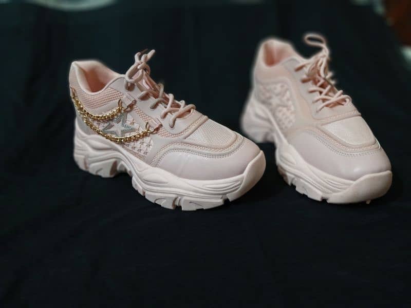 Girls Fashion Sneakers | Casual Style With Chain Pattern | Breathable 2