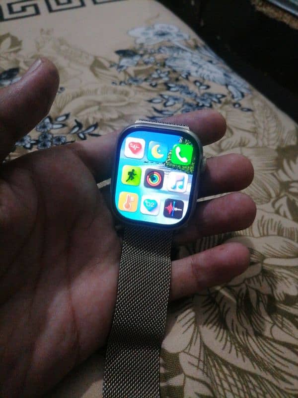 smartwatch with 2gb GB storage 14