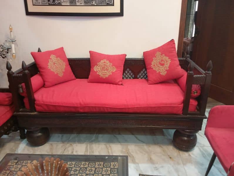 chinoti sofa far sale in Park View city lahore 2