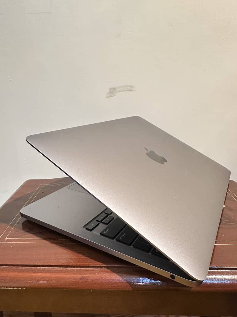 M2 MacBook Pro with Box - 13.3-inch, 8GB, 256GB SSD (Brand New) 4