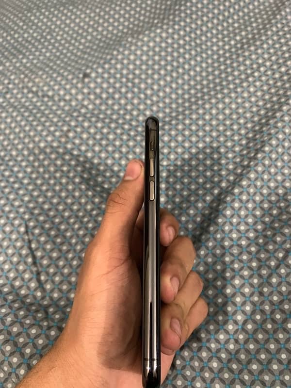 Iphone 11 pro Non-pta 4