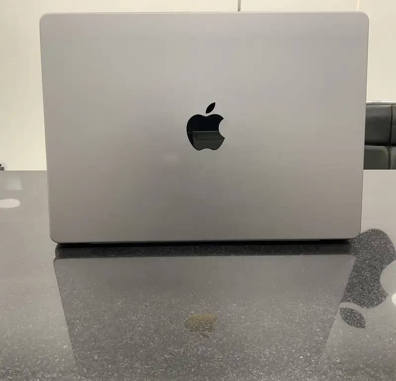 MacBook Pro 2021 M1 Pro Chip Open Box 7