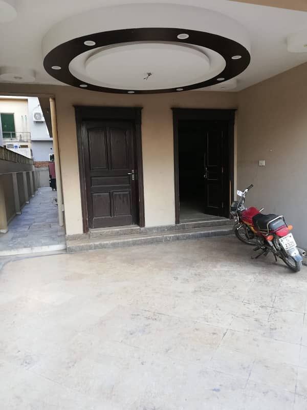 10 Marla house for rent in phase 4 bahria town Rawalpindi 3