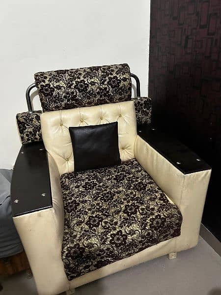 6 seater sofa set available for sale  in 30000 2