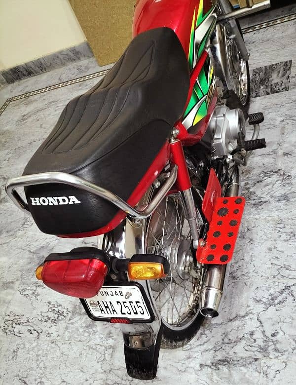 Honda CD70 2022 Model 4