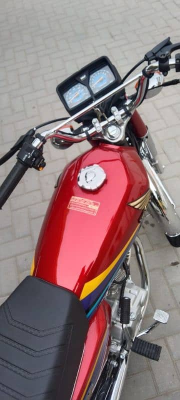 Honda CG 125 model 2011 for urgent sale 1