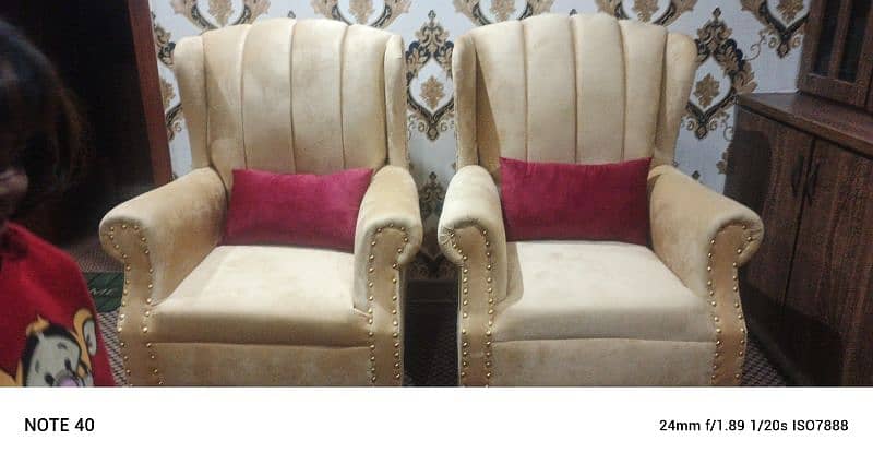 seven seater sofa brand new condition 80k final prize 1