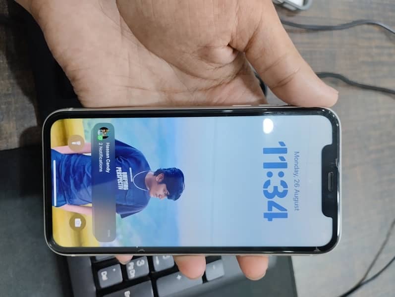 Iphone 11 64GB Zong Sim working 5