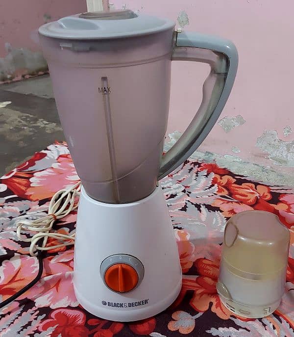 Black and Decker Juicer Machine 1