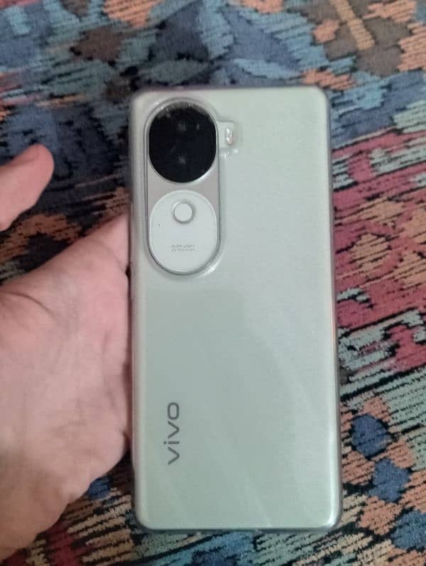 Vivo V40e 0