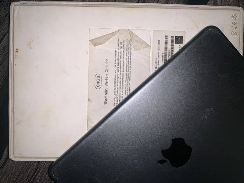 ipad mini 5 64gb wifi + cellular good condition with box 0349 0315667 2