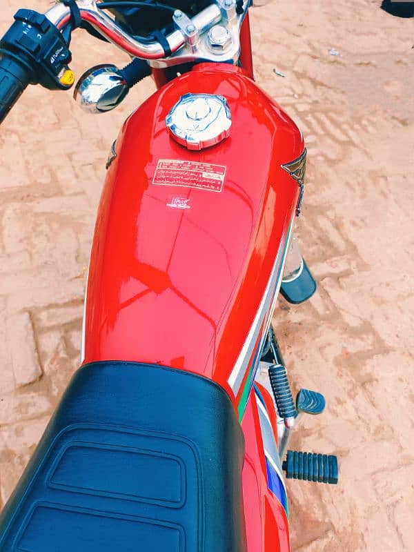 Honda CG125 2023 All Punjab Number Lush Condition 3