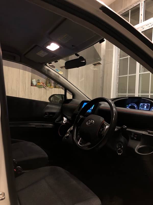 Toyota Sienta 2015 good condition with black interior 7 seater 3