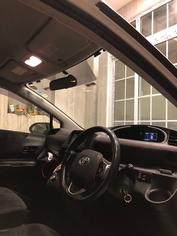 Toyota Sienta 2015 good condition with black interior 7 seater 10