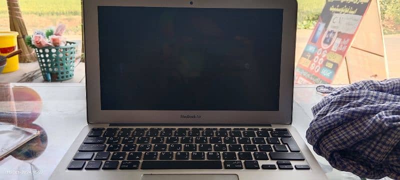 MacBook air for sale bettry dead hay Baki all ok 3